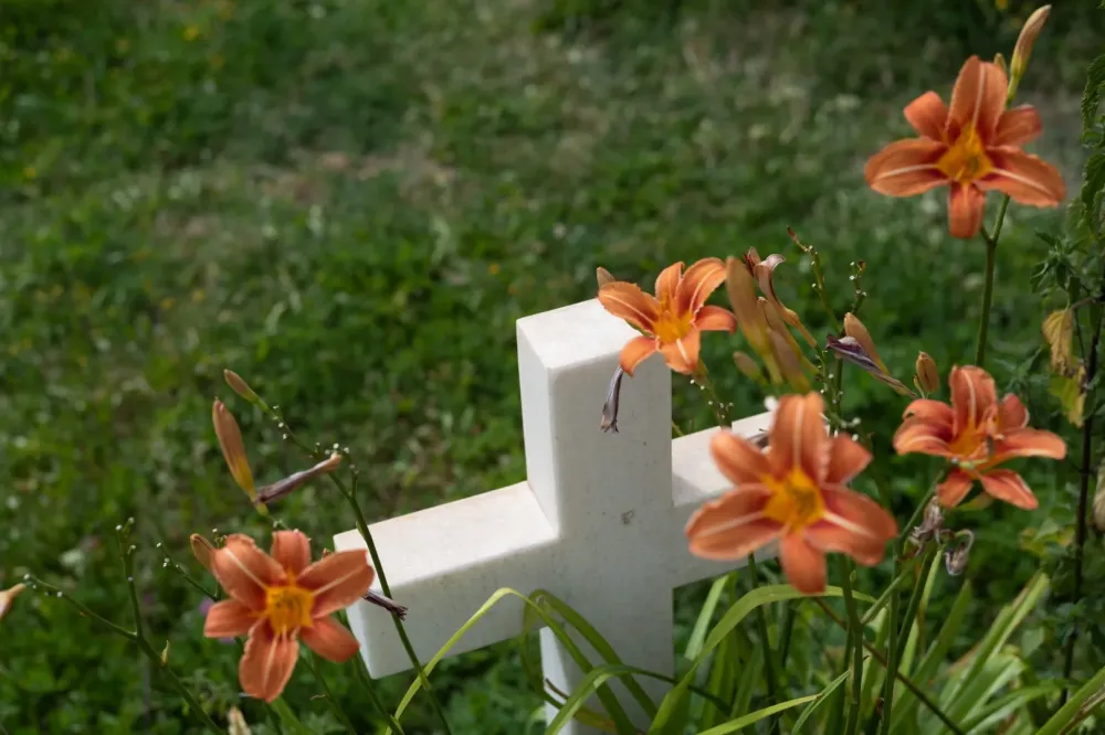 croix marbre cimetiere